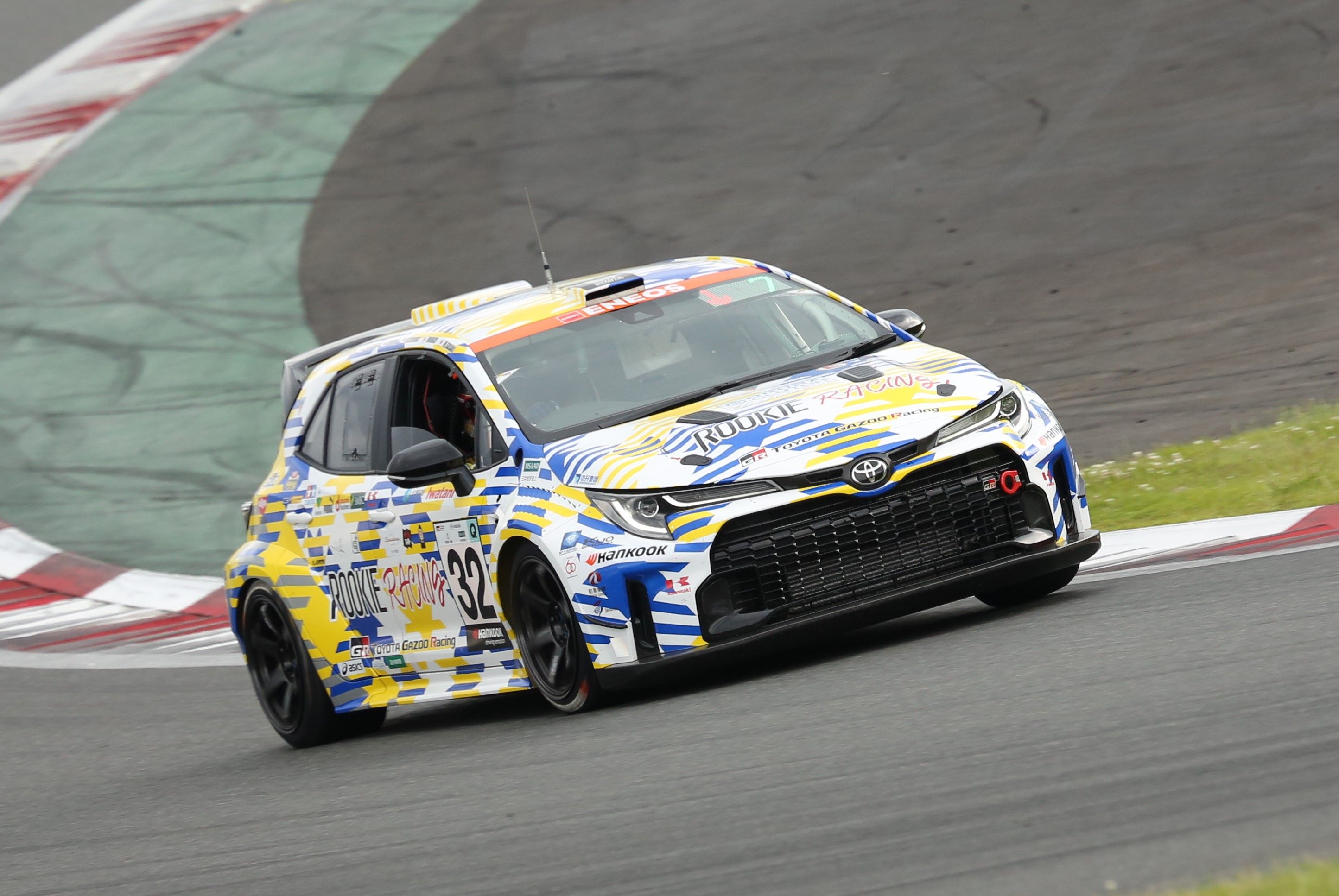 水素エンジンを搭載してレースに参戦する「GRカローラ」