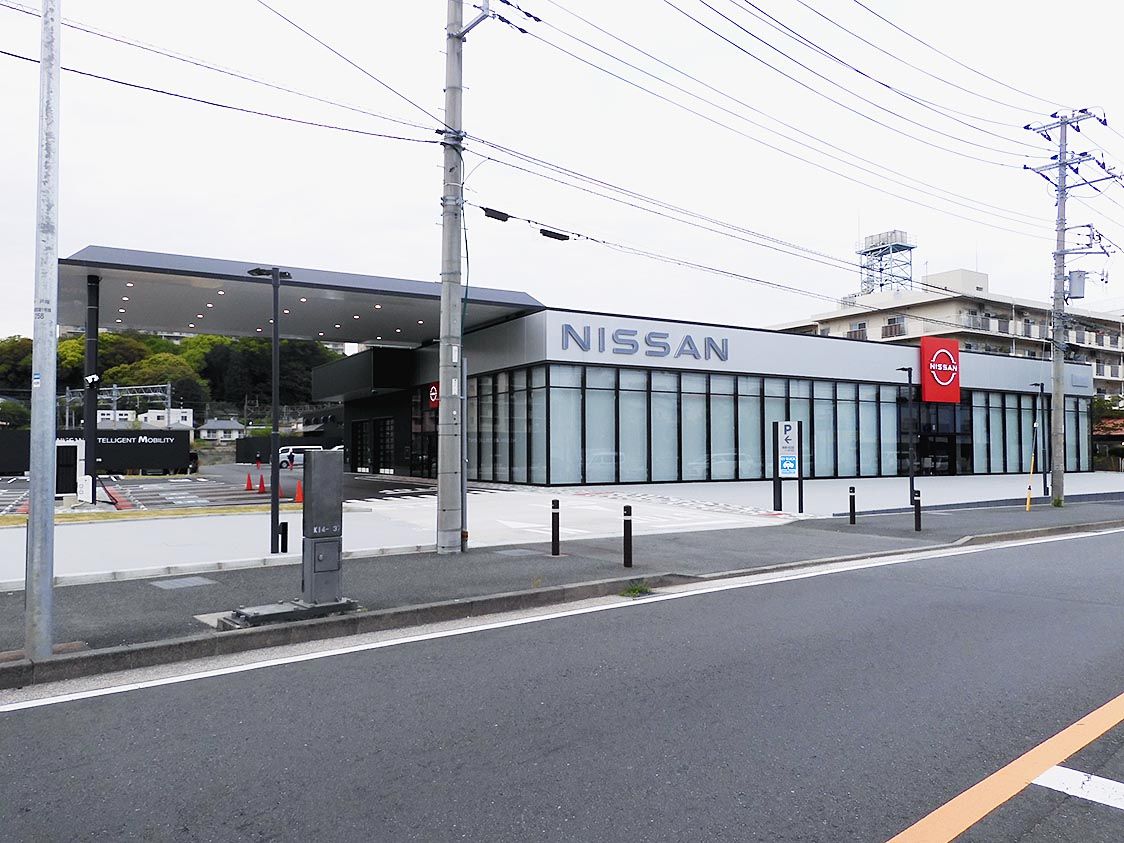 今春全面改装した神奈川日産の「R1東戸塚店」