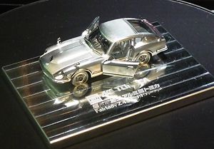 タカラトミー 究極のトミカを発売、超微細加工アルミ製 – 日刊自動車新聞