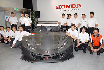 スーパーGTに参入するHSV-010GT