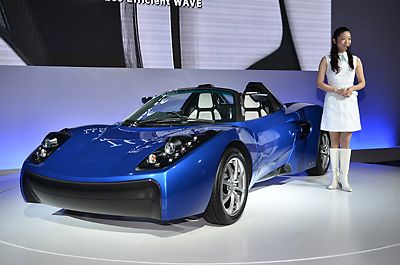 東レ EVコンセプト車“TEEWAVE”AR1公開、炭素繊維複合材料（CFRP）の