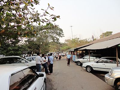 ミャンマーの中古車市場