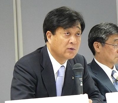 会見する益子社長