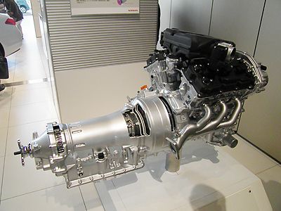 ハイブリッドシステム「インテリジェント デュアルクラッチ コントロール」により燃費と走りを両立