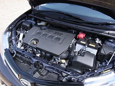 アクシオには1.3リットルエンジンを復活。フィールダーでは1.8リットルを継続採用した