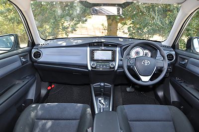 安心して運転できる広々とした視界を確保した