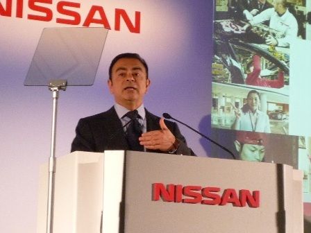 会見するゴーン社長