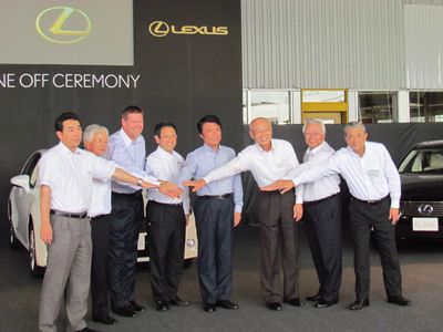 レクサスESのラインオフ式