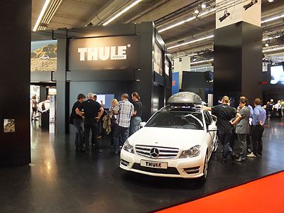 キャリア関連では各社が最新モデルを展示