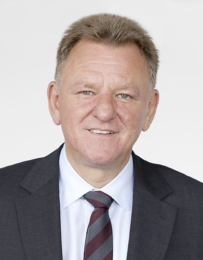 アンドレアス・レンシュラー取締役