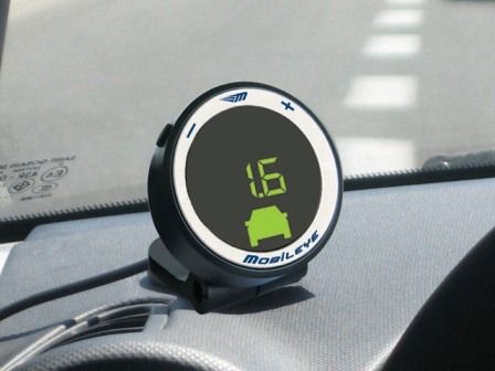 アイモバイルの市販用衝突防止補助システム「Mobileye(モービルアイ)」