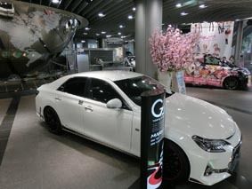 各フロアはテーマ別の展示構成となっている