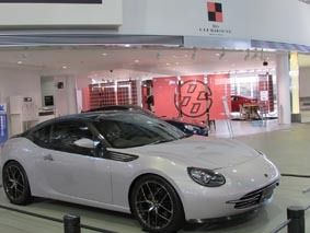 メガウェブにオープンした86クラブハウスではカスタマイズ車も展示している