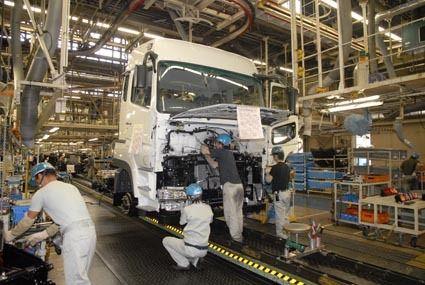 「休暇要員枠」を設けた三菱ふそう