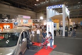 車種拡充が進み、福祉車両の販売は活発に(写真は昨年のウェルフェア)