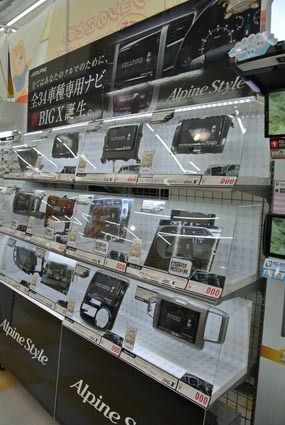 大画面化や車種専用品は販促のキーワード