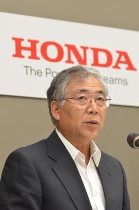 会見する岩村哲夫副社長