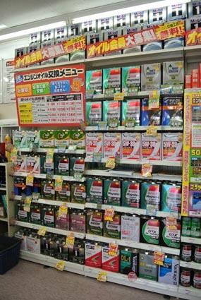 メーカーや販売店では低粘度オイルなど高付加価値オイルの販売を強化する