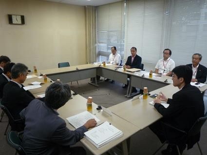 検討委員会を設置し初会合