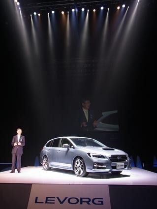 レヴォーグスターナイト。この日ばかりはクルマが主役