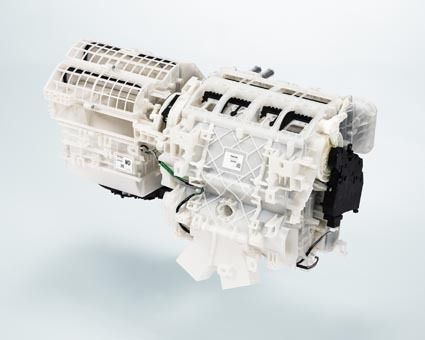 セグメントをまたいで搭載可能な世界初のHVACを開発した