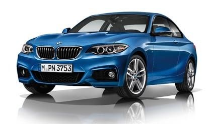 BMW「2シリーズ」の第1弾は2ドアクーペ。“キドニーグリル”やボンネットのプレスラインでスポーティーさを強調