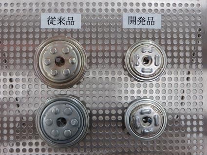 一般的なプレス加工を採用し、構成部品の生産から現地化を可能にした(写真は小型ラウンドリクライニング)