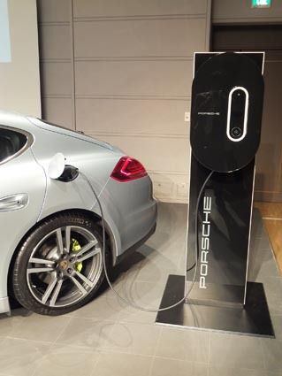 EVモードは近距離中心のため、急速充電には対応しない