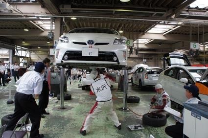 優勝チームの水沢店は指差呼称と正確な整備作業が評価された