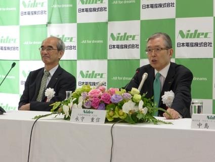 永守社長(右)と福永所長