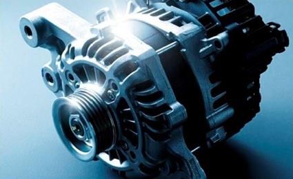 ISGは発電効率を高め、減速エネルギーを利用して効率よく発電。エンジン再始動や加速時のモーターアシストを可能にする