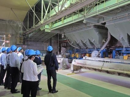 旭硝子、マスコミ向けに鹿島工場の見学ツアーを実施