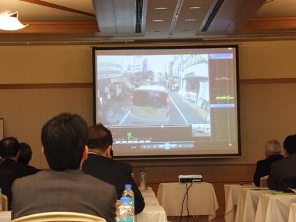 “急”の付く危険運転時の映像を使い、その改善事例などを解説した