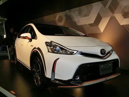 トヨタモデリスタ、プリウスαに間接照明を施し先進感