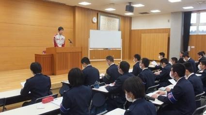 座学研修を行う栃木トヨタのサービス担当者