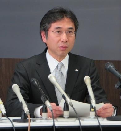 会見するデンソーの伊藤健一郎常務役員