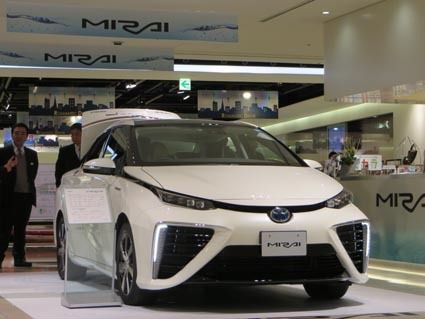 水素と酸素を化学反応させる新パワートレーンには、新技術が数多く採用されている