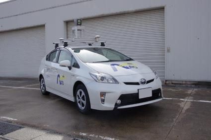 プリウスベースの実験車両