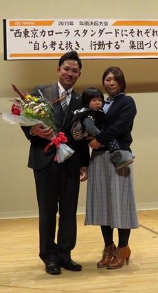 グランドチャンピオン(新車)に輝いた津川武大さん夫婦