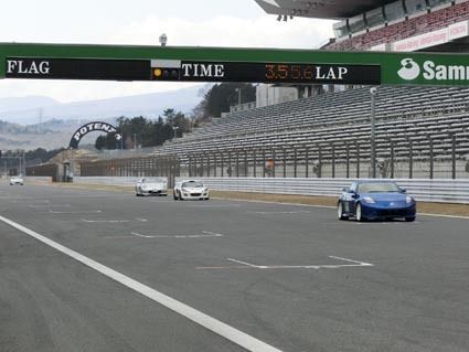 92台の車両が参加した