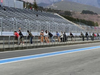 走行会参加者以外の来場者も休日ならでは