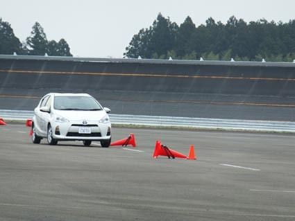 スラロームでも軽快なハンドリングを楽しめた