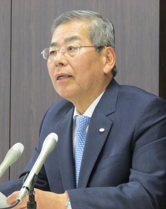 会見するデンソーの加藤社長