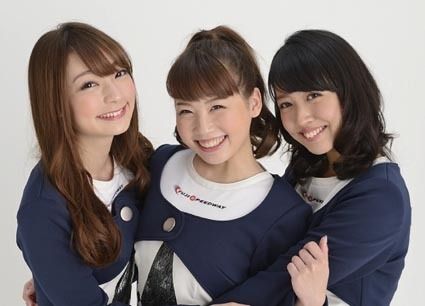 第10期「クレインズ」の3人。左から安藤麻貴、はるま、湯浅あきな