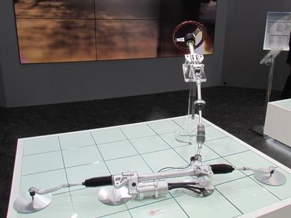 RP―EPSは欧米を中心に採用が拡大している(写真は13年の東京モーターショーに出品した試作品)