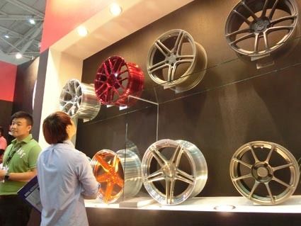 ホイールがカスタマイズの定番だ