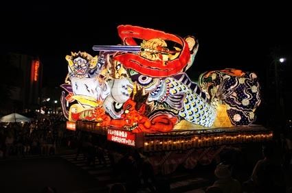 大型ねぶた22台が出陣した青森市のねぶた祭り