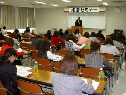徳島指定工場協議会、女性スタッフのための車検業務研修会