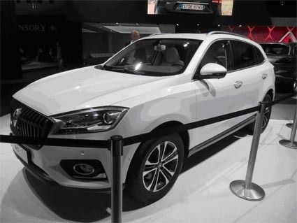 写真6 新生ボルグワード社のSUV・モデルBX7。この車は2リッターガソリン車でターボ付き