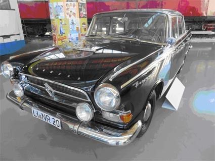 写真3 ボルグワード・モデルP100。6気筒、2224cc、100馬力、最高速度160キロメートル時、5人乗り。倒産する1年前に導入されたアメリカン・テイストのリムジン(ミュンヘン ドイツ博物館自動車分館にて)